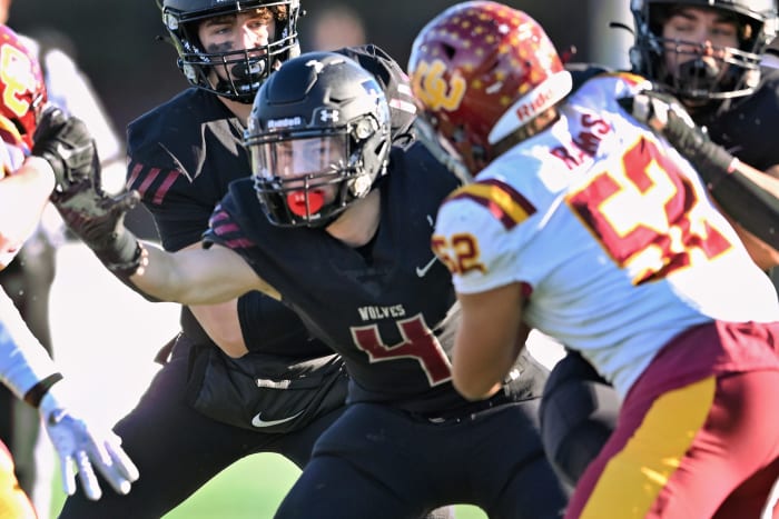 a Central Catholic Tualatin 6A Oregon football final November 22 2023 Leon Neuschwander 10